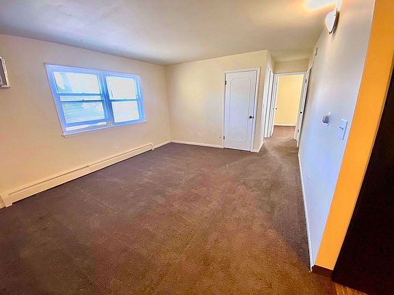 5th image of 4223 Chamberlain Dr #1