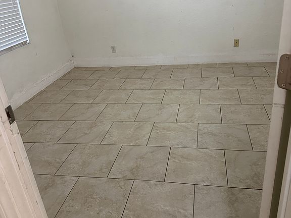 4th image of 11927 Melody Ln