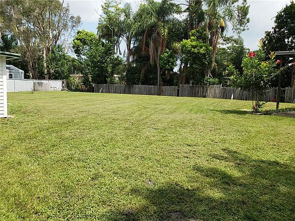 5th image of 11361 102nd Ln