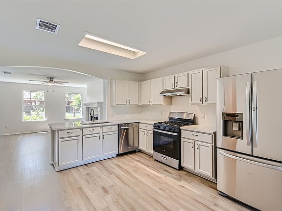 2nd image of 139 Hilldale Ct