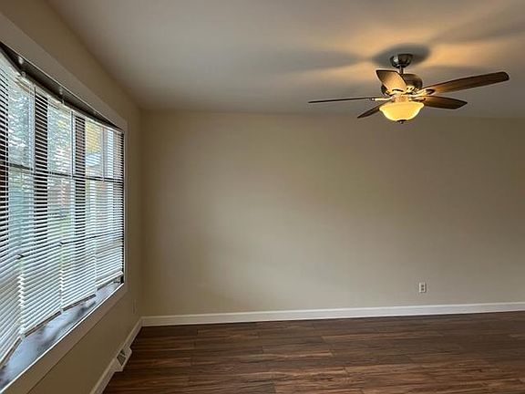 4th image of 2203 Dixon Dr