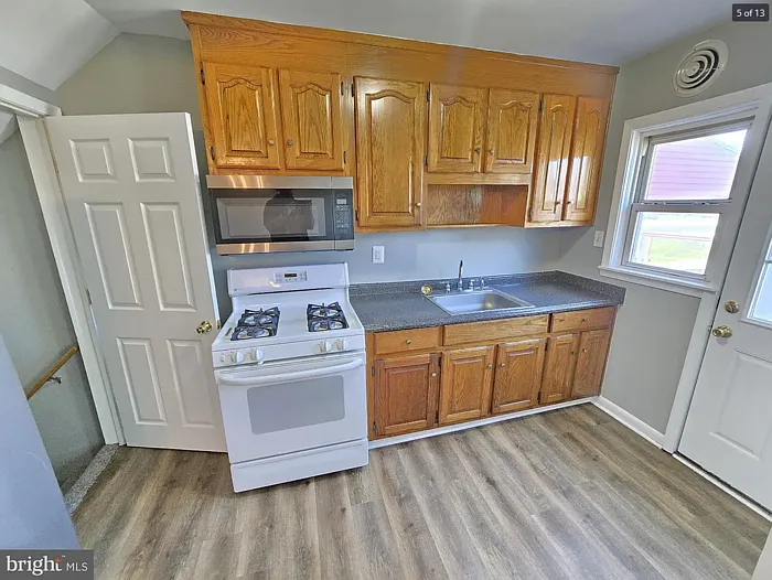2200 Redthorn Rd — Photo 5