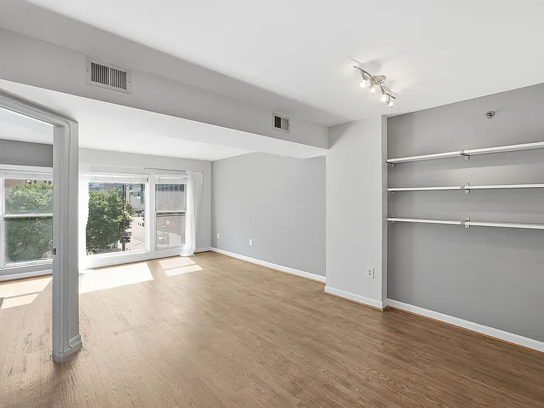 601 Pennsylvania Ave NW #211 — Photo 12