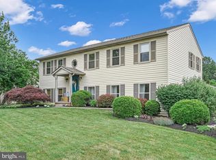 87 Silverleaf Dr, Mount Joy, PA 17552