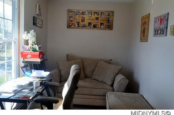 4th image of 110 Pine Ln