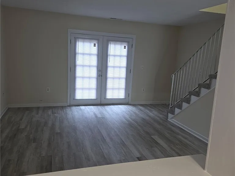 1108 Tiger Blvd — Photo 2