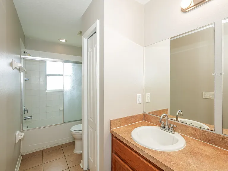 8226 Summer Wood Ln — Photo 16