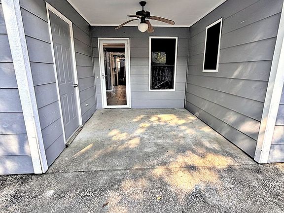 4th image of 2932 McDonald Ct SW