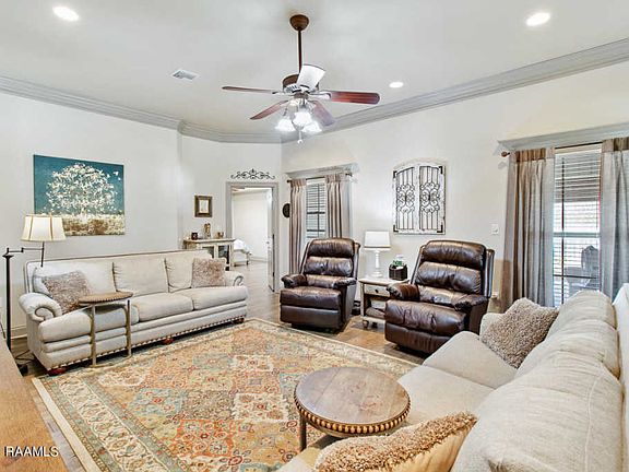 5th image of 405 Wildflower Ln