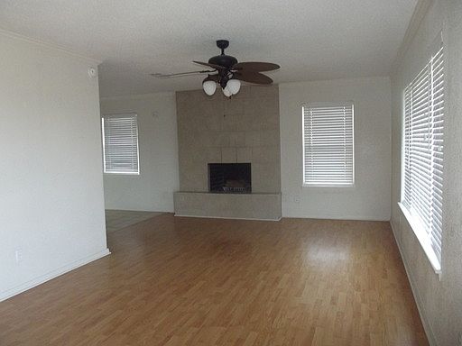 3rd image of 420 E Robertson Ave