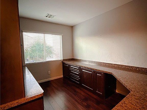 4th image of 9186 Mackanos Ave