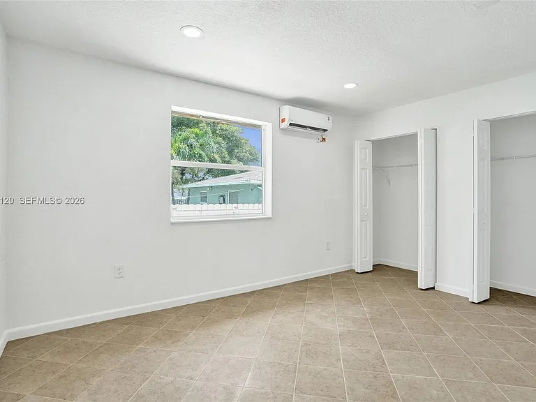 2120-2122 Thomas St #2122 — Photo 15