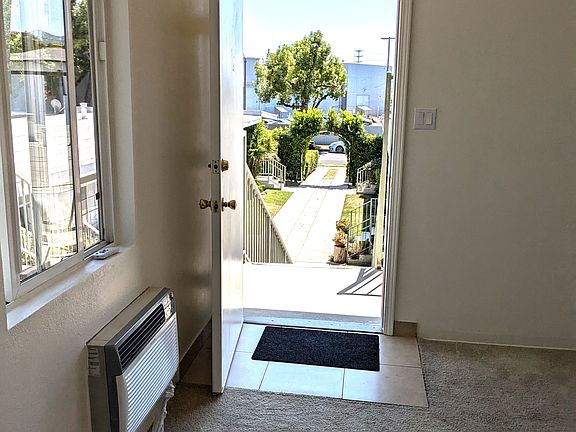 4th image of 923 W Angeleno Ave APT F