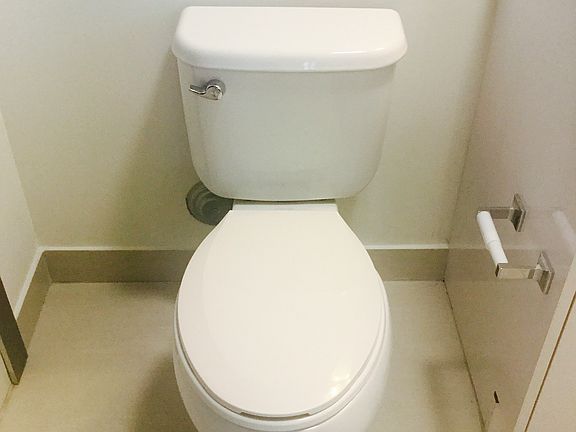 5th image of 910 West Ave APT 1220