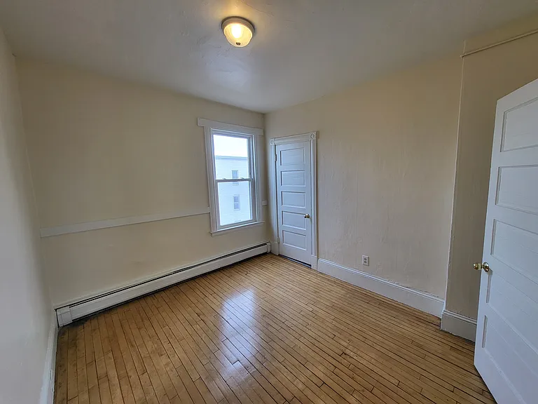 21 Walnut St #8 — Photo 3
