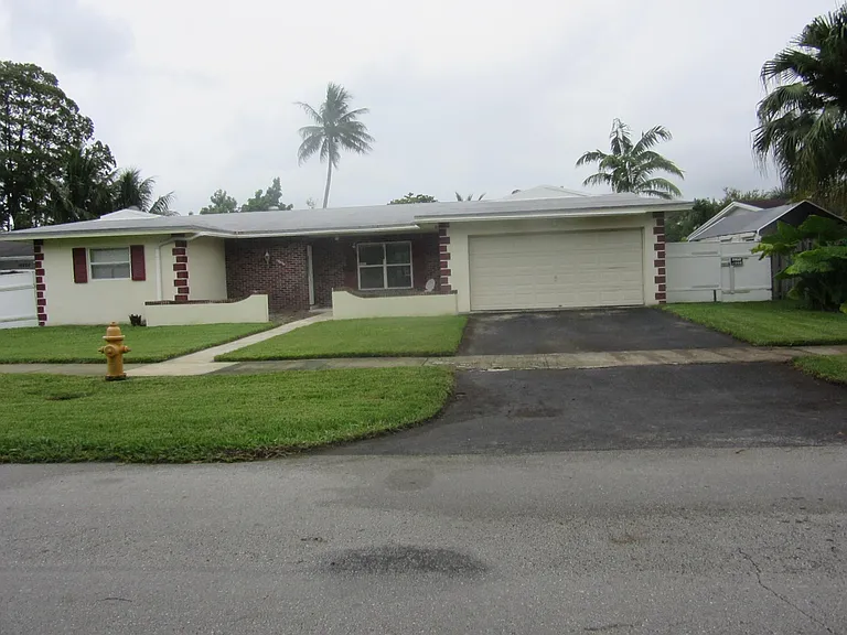 18800 SW 92nd Ave — Photo 2