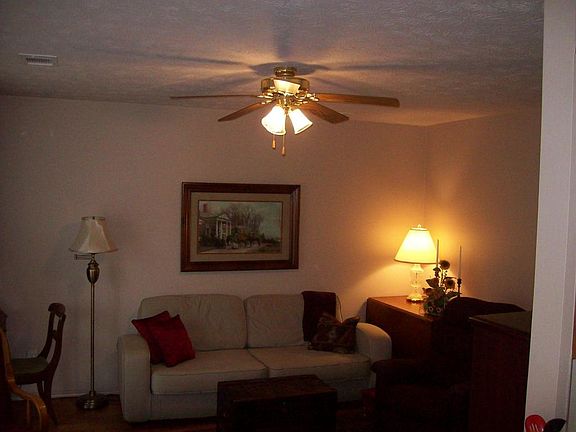 3rd image of 1713 Southridge Dr