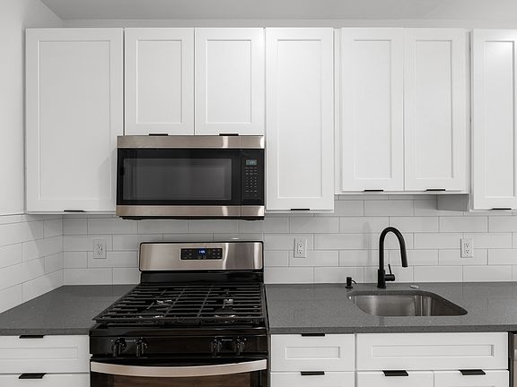 3rd image of 616 N 57th St #3