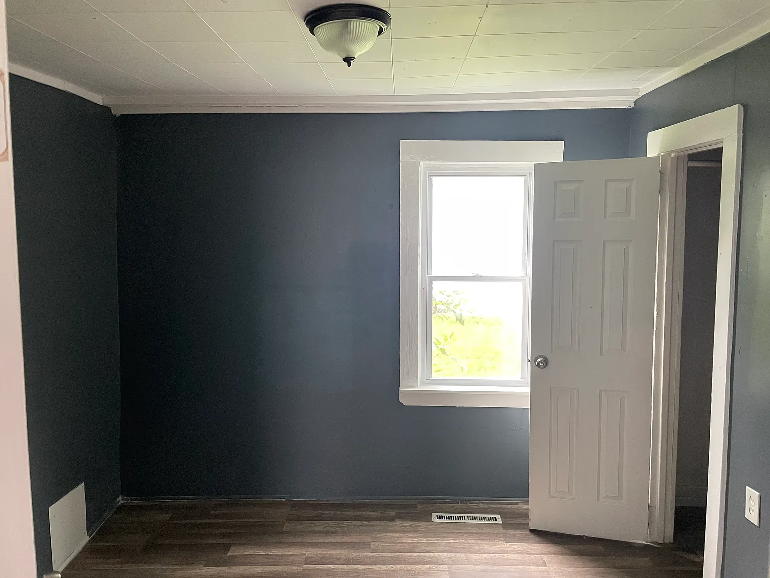 3 bed, 1004 sqft, $1,550 — Photo 2