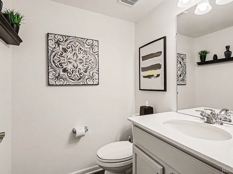 258 S Mill St — Photo 17