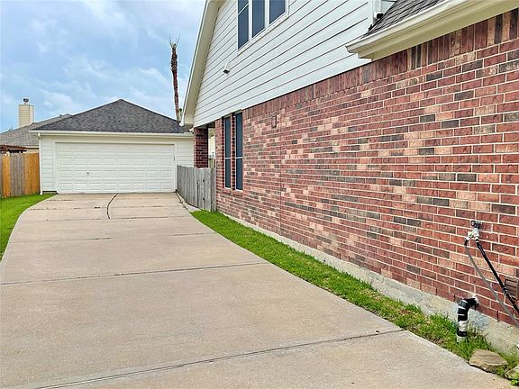 4th image of 2233 Longspur Ln