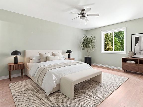 4th image of 298 Lester St
