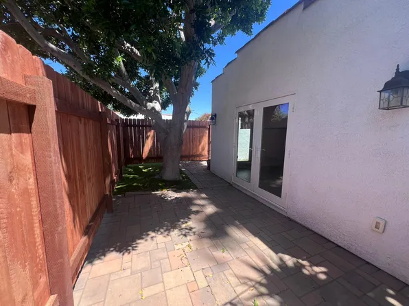 1884 262nd St #1/2, Lomita, CA 90717