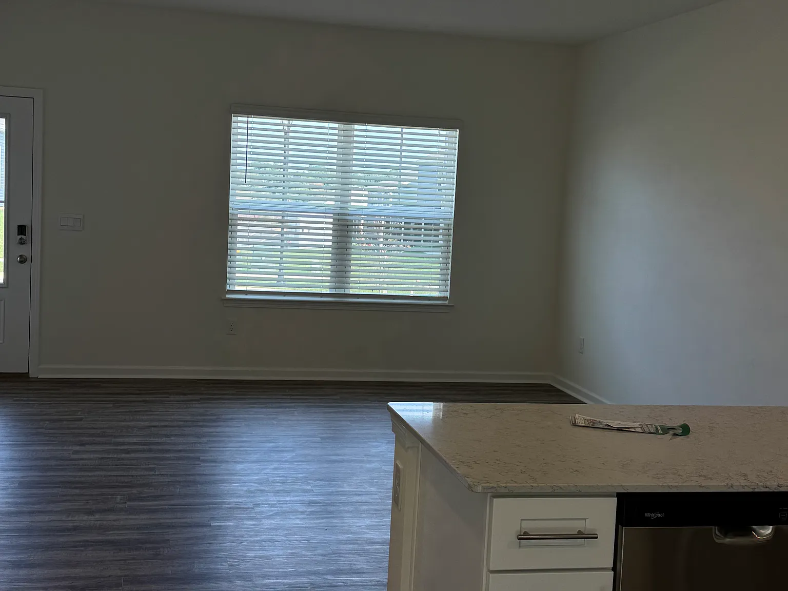 4 bed, 2.5 bath, 1900 sqft, $2,550 — Photo 2