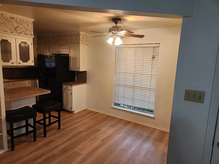 124 Napoleon Dr — Photo 4