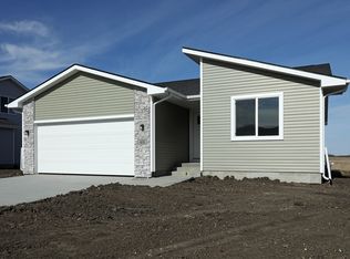 400 NE Chalet St, Elkhart, IA 50073