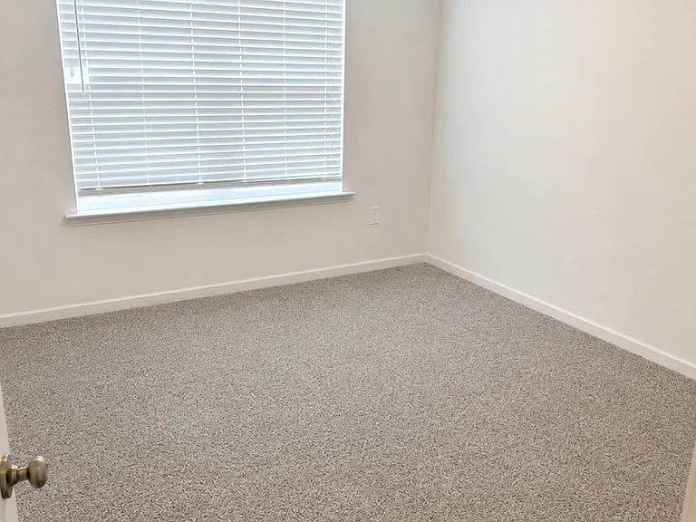 1144 Thayer Glen Ct — Photo 10