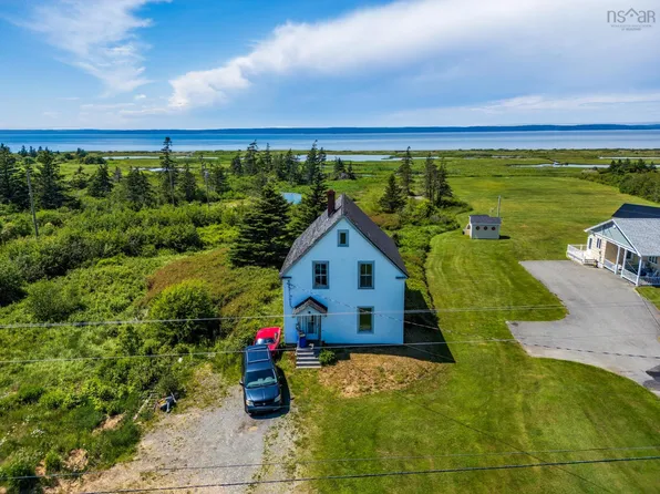 2337 Highway 1, Grosses Coques, NS B0W 1M0