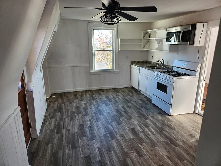 23 Front St #2 — Photo 2