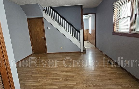 3rd image of 1916 Lexington Ave