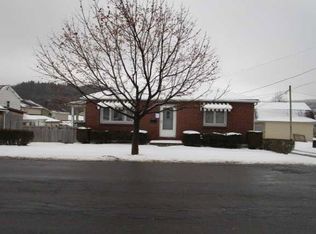 806 Jefferson Ave, Windber, PA 15963
