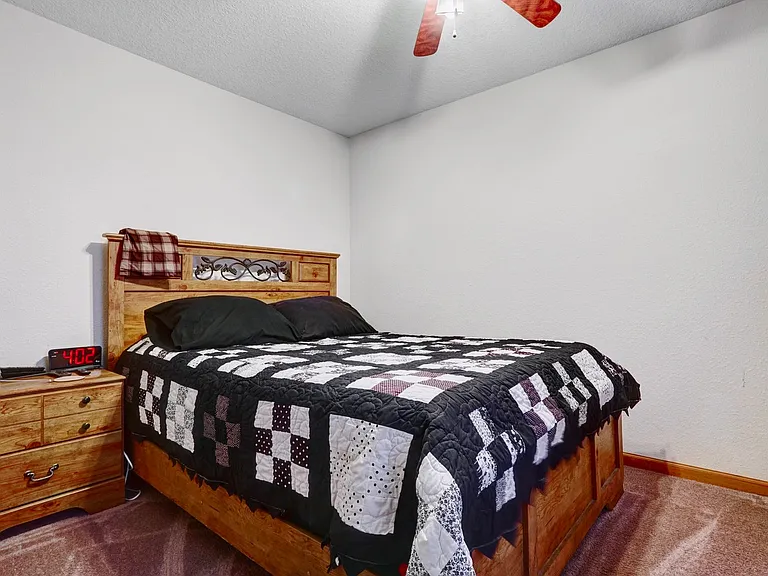 3410 Zinnia Dr — Photo 10