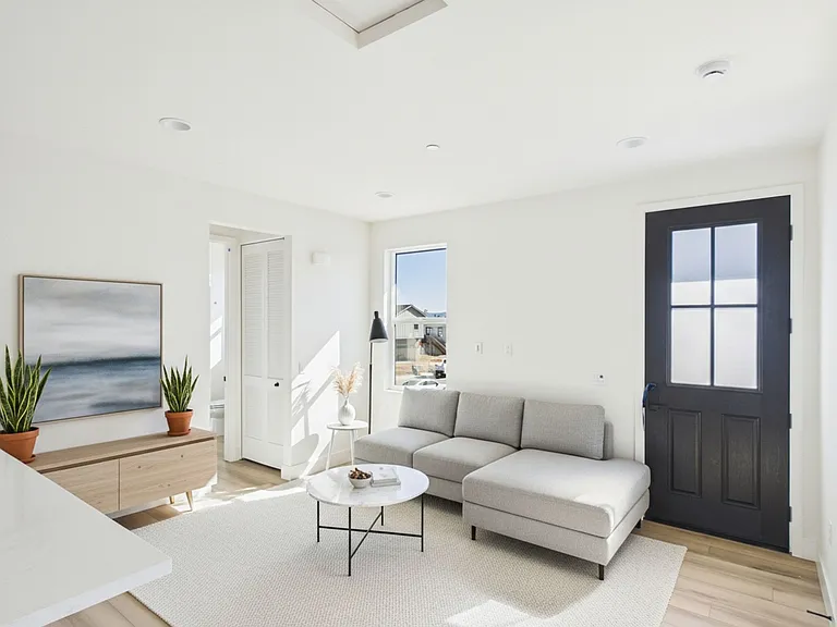 1447 Olive Ave #2 — Photo 6
