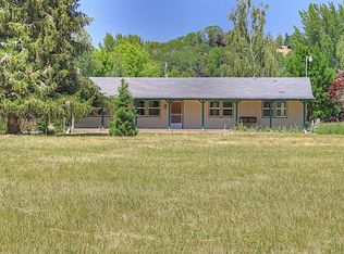 292 Sycamore Dr, Grants Pass, OR 97526
