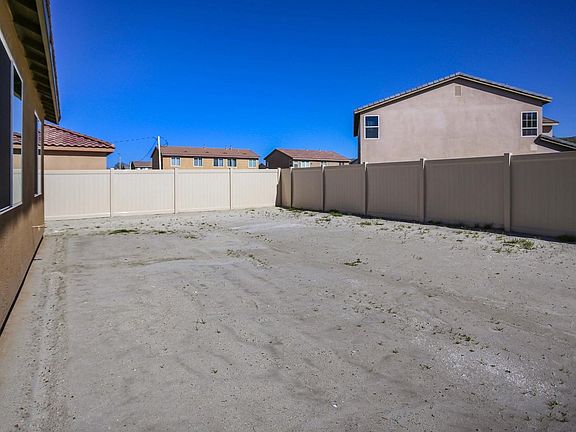 3rd image of 1637 Hereford Way
