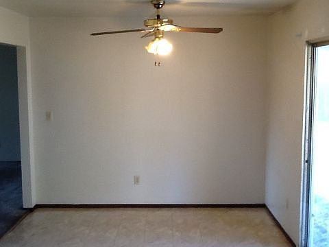 4th image of 409 Moccasin Ct