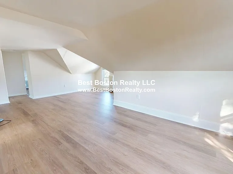 107 Warren St #2 — Photo 2