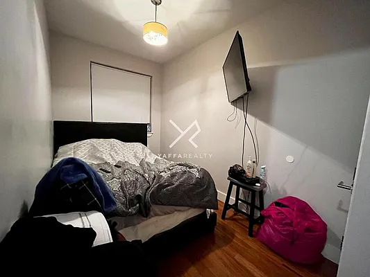 Rented by Yaffa Realty LLC | media 7