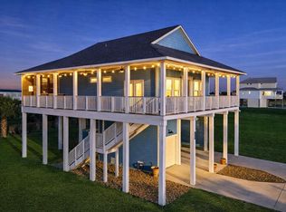 3931 Laguna Dr, Galveston, TX 77554
