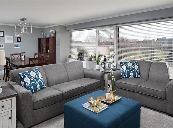 4th image of 221 W 48th St APT 807