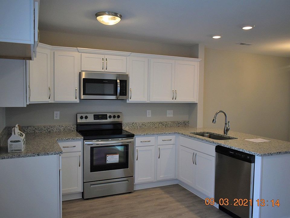 2nd image of 645 Stowe Ct #M