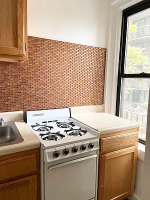 Rented by Meraki Realty LLC | media 8