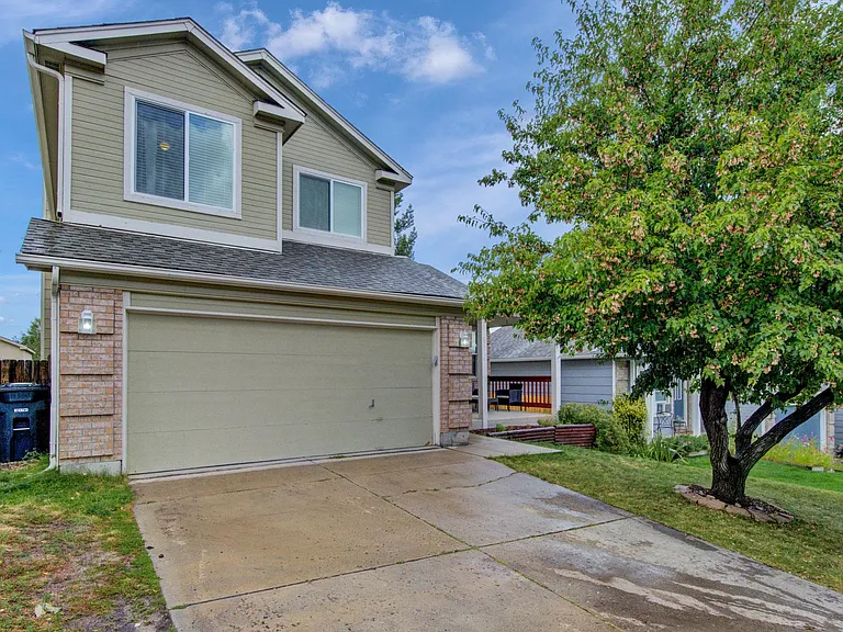 6526 Sproul Ln — Photo 2