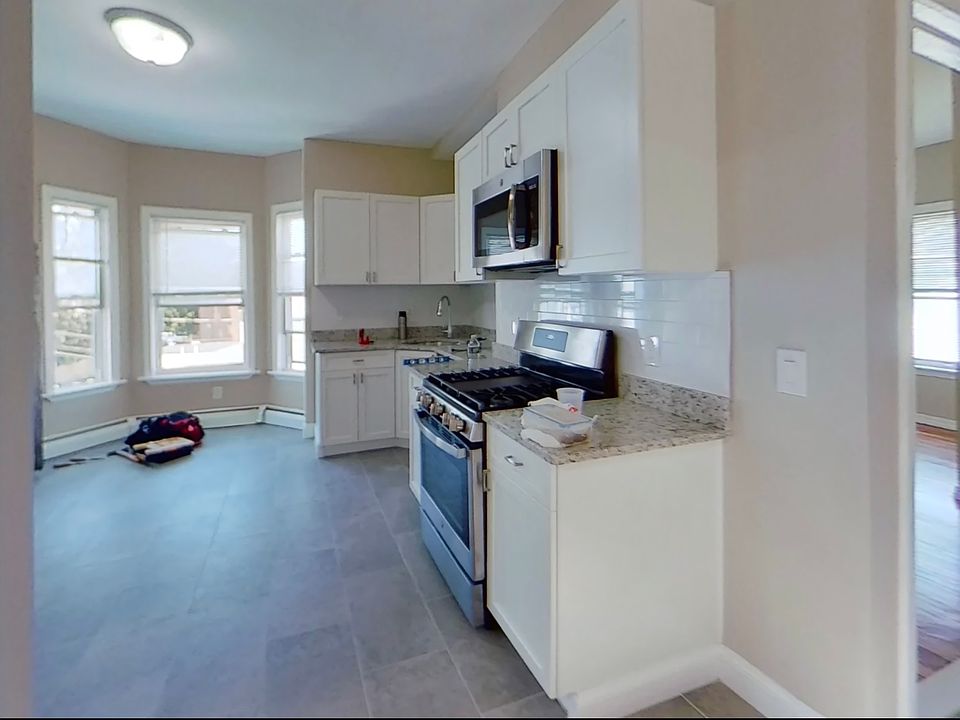 1st image of 119 George St #3A