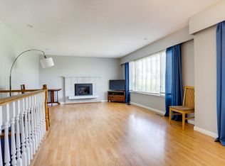 15866 N Bluff Rd, White Rock, BC V4B 3G7