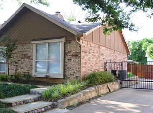 307 Augustine Dr, Euless, TX 76039